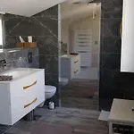 Superbe Contemporaine Vue Dans Avec Piscine Et Tennis * Hyères