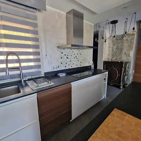 Superbe Contemporaine Vue Dans Résidence Avec Piscine Et Tennis *