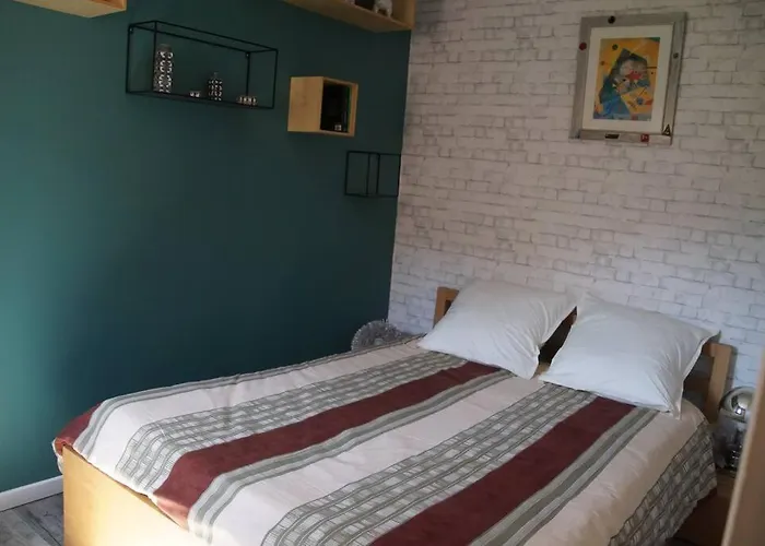 Superbe Contemporaine Vue Dans Résidence Avec Piscine Et Tennis *